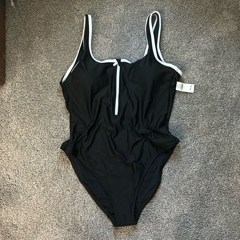 High cut athletic style swimsuit